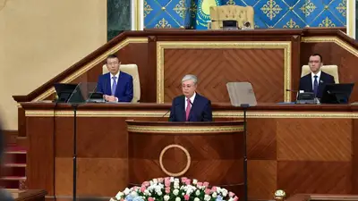 Президент на заседании парламента, фото - Новости Zakon.kz от 29.03.2023 11:15