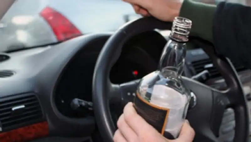 Двое пьяных парней угнали машину у своего собутыльника в Щучинске