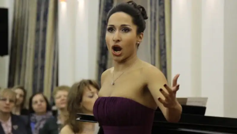 Папа Римский наградит оперную певицу из Актобе