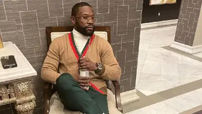 Бокс Нокаут Мейвезер, фото - Новости Zakon.kz от 14.11.2022 12:38