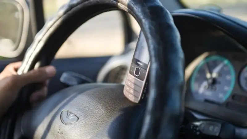 В Петропавловске за разговоры по телефону за рулем наказано 3 559 водителей 