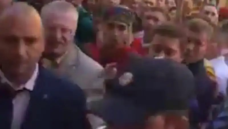Россиянин облил Жириновского пивом и получил 14 суток административного ареста