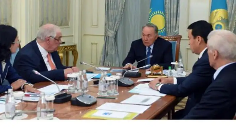 Назарбаев встретился с руководством Усть-Каменогорского титано-магниевого комбината