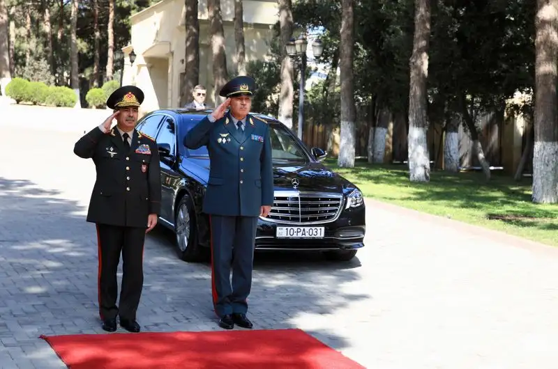 Министр обороны Казахстана прибыл с визитом в Азербайджан, фото - Новости Zakon.kz от 06.10.2023 17:24