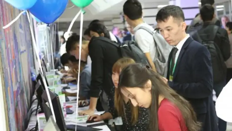 Студентов Алматы обучили пользоваться порталом Egov