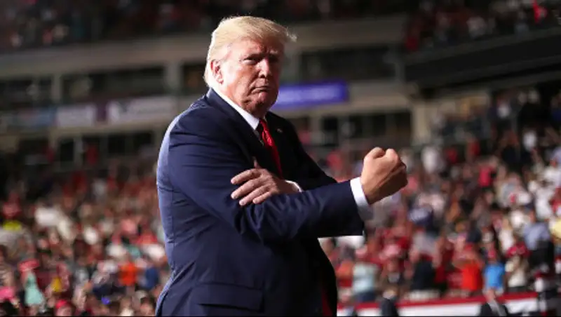 Трамп намекнул экс-директору ФБР на "годы в тюрьме" за слежку