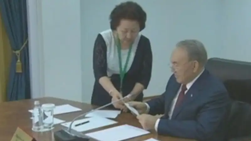 Как Нурсултан Назарбаев сдавал экзамен на знание казахского языка