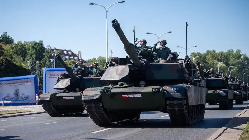 Военный парад в Польше , фото - Новости Zakon.kz от 16.08.2023 01:59