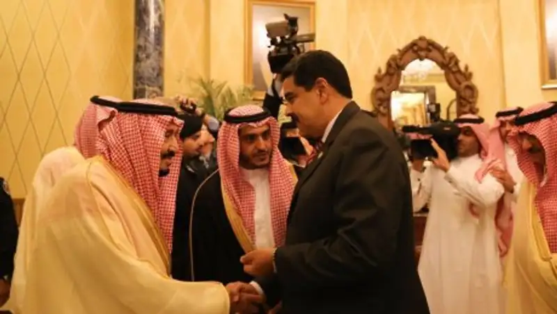 Саудовская Аравия поддерживает предложение Венесуэлы по стабилизации рынка нефти