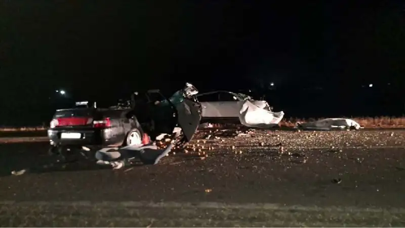 Три человека погибли в ДТП на трассе в Актюбинской области