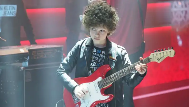 9-летний рокер и актер из Алматы удивил российское телевидение