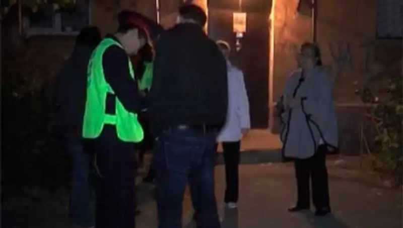 Семейная пара в Алматы напала на прохожих с битой, пистолетом и газовым баллончиком