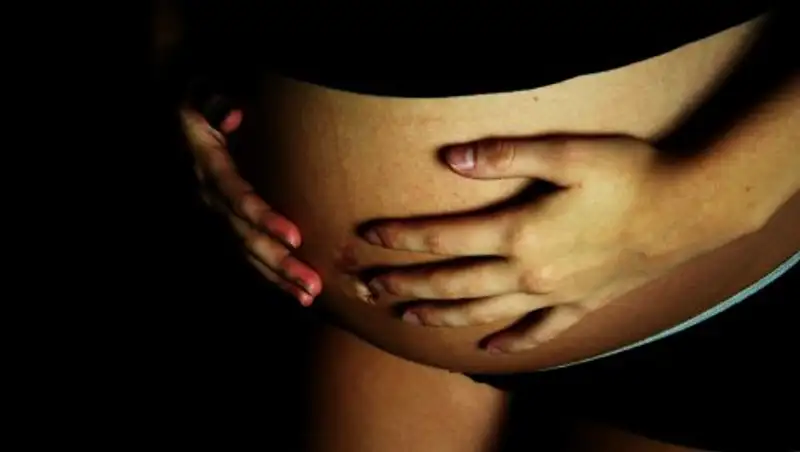 Семиклассница забеременела от 48-летнего мужчины