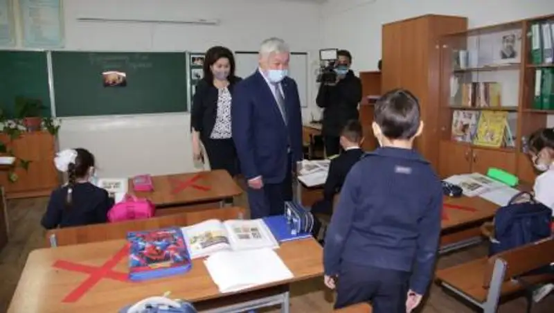 В школах Тараза увеличилось количество дежурных групп