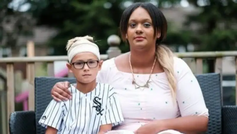 Английские подростки прибили доску к голове мальчика-аутиста, отставшего от родителей