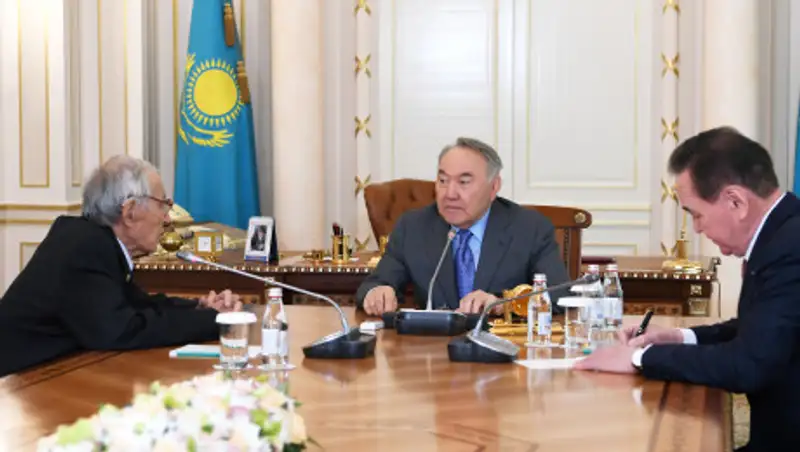 Назарбаев принял академиков Кирабаева и Калижанова