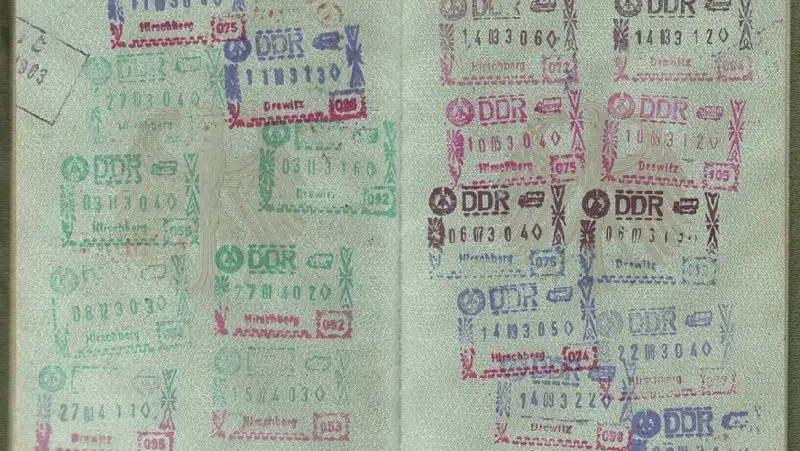 В даркнете появились услуги "эвакуации" из России