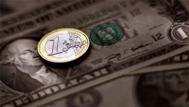Евро обесценится до 90 центов