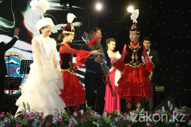 В Алматы открылся II Международный студенческий кинофестиваль «Бастау» (фото) В Алматы открылся II Международный студенческий кинофестиваль «Бастау» (фото), фото - Новости Zakon.kz от 24.10.2012 17:07