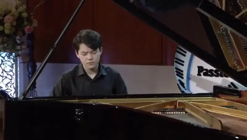 Чудесный Моцарт и Клим Пак в театре "Астана Опера"