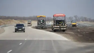 Должностных лиц привлекли к ответственности за невыполнение требований по содержанию дорог Алматинской области, фото - Новости Zakon.kz от 18.01.2023 16:32