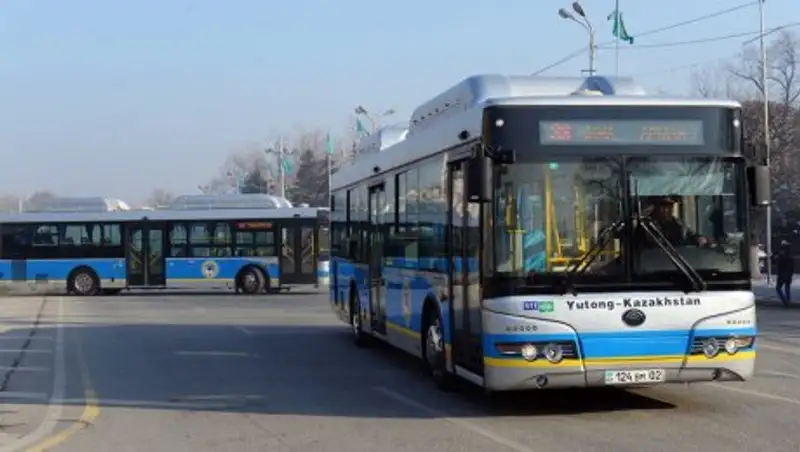 Аким Алматы объяснил закуп автобусов на дизтопливе