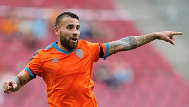 Трансфер защитника сборной Аргентины побил рекорд английской премьер-лиги