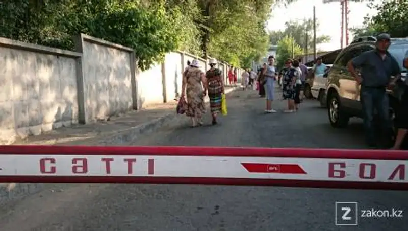 Женщина погибла в Алматы под колесами грузовика