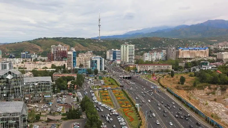 Почти 1,8 млн тенге штрафов задолжал водитель из Алматы