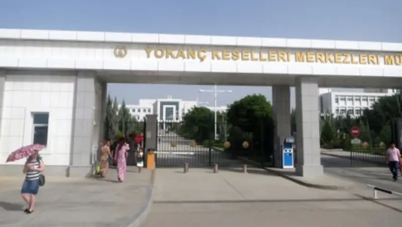 В Туркменистане, где "нет коронавируса", на карантин закрывают больницы