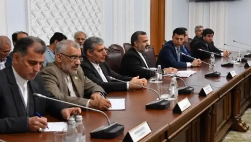 Аким Алматы встретился с губернатором провинции Ирана