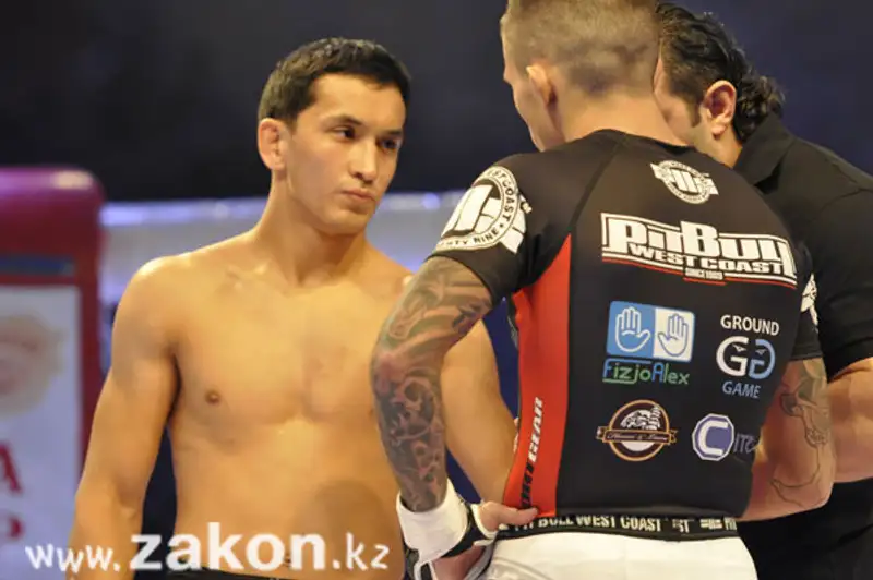 «Атилле» пришла «Смерть». Емельяненко выиграл в Алматы 18 бой в карьере (фото) «Атилле» пришла «Смерть». Емельяненко выиграл в Алматы 18 бой в карьере (фото), фото - Новости Zakon.kz от 22.12.2011 19:31