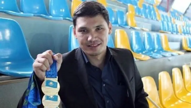 Казахстанский пловец выиграл второе «золото» на Азиатских Параиграх-2018