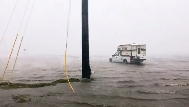 Казахстанцы рассказали, как спасались от «Харви»: всё рушилось на глазах