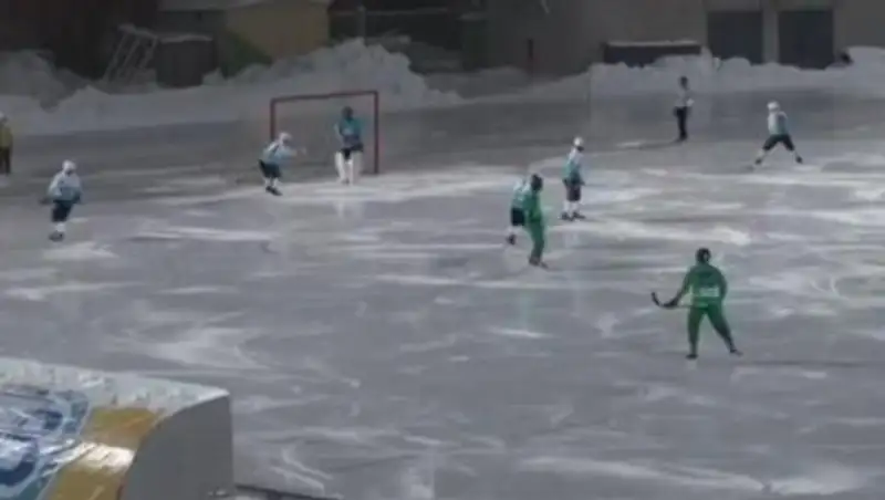 Российские хоккейные команды забили 20 голов в свои ворота за 20 минут