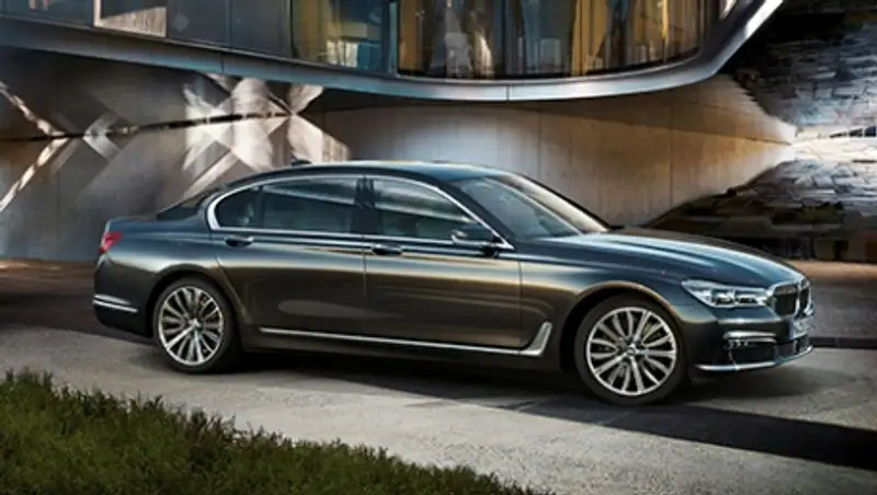 BMW 7-Series оснастили 258-сильной «четверкой»