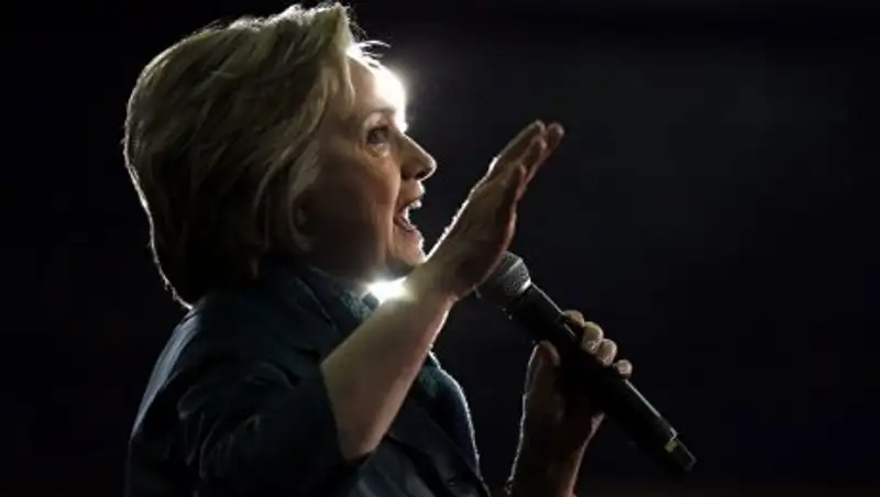 В ФБР 3,5 часа допрашивали Хиллари Клинтон по "делу об электронной почте"