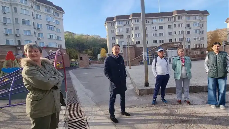 В акимате Алматы прокомментировали желание жителей ЖК "Ақ Бота" перекрыть участок улицы