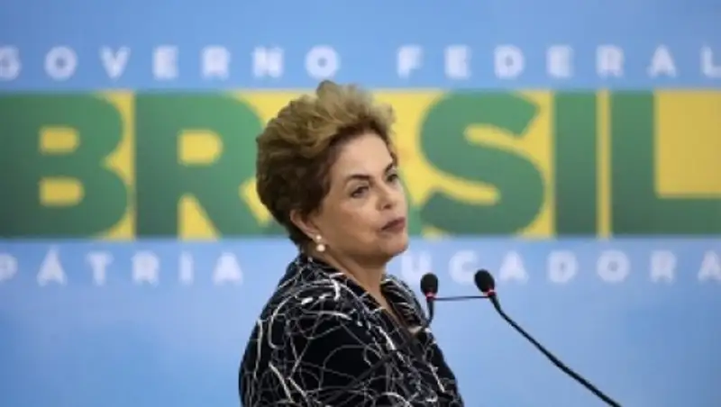 Нижняя палата парламента Бразилии отменила решение об импичменте Руссефф