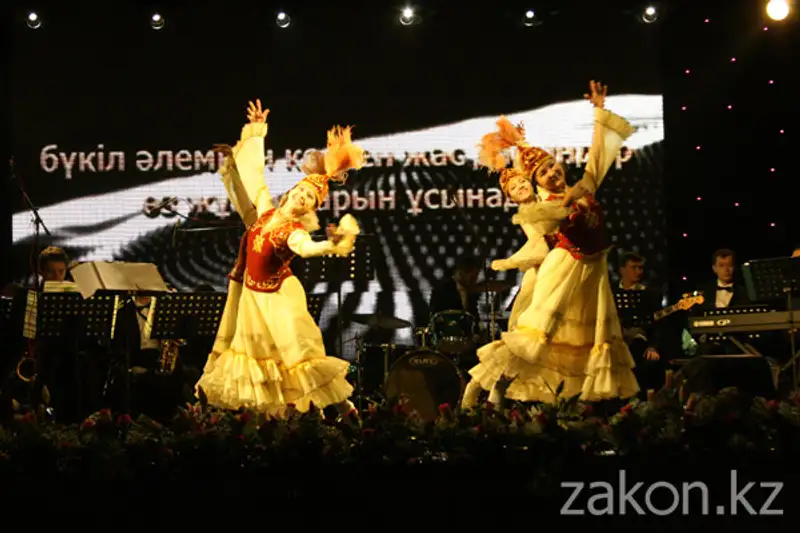 В Алматы открылся II Международный студенческий кинофестиваль «Бастау» (фото) В Алматы открылся II Международный студенческий кинофестиваль «Бастау» (фото), фото - Новости Zakon.kz от 24.10.2012 17:07