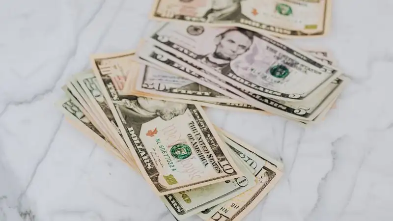 Курс доллара резко вырос на торгах 14 августа