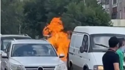 сгорел автомобиль, фото - Новости Zakon.kz от 17.07.2023 19:30