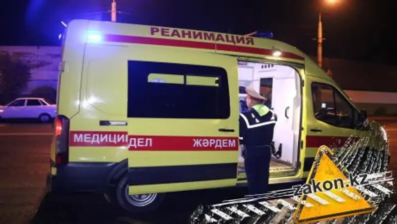 В Алматы Audi сбила двух человек, один скончался