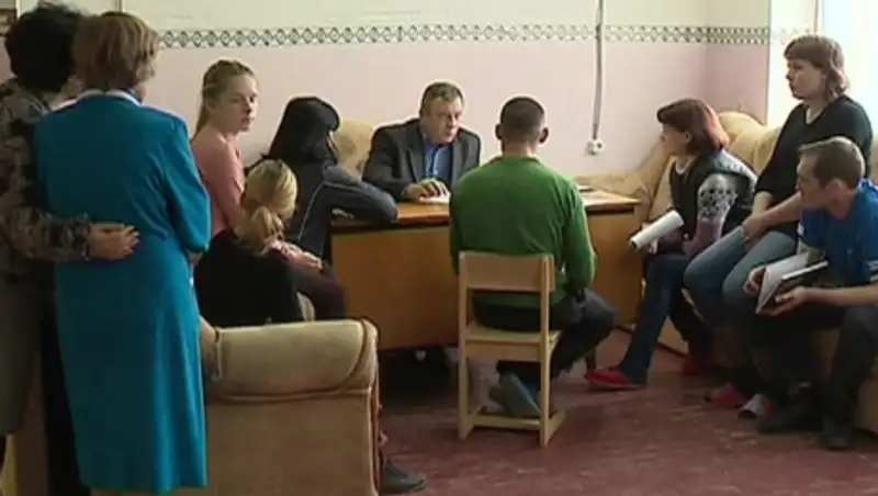 Самолет МЧС эвакуирует в Москву детей из Донбасса