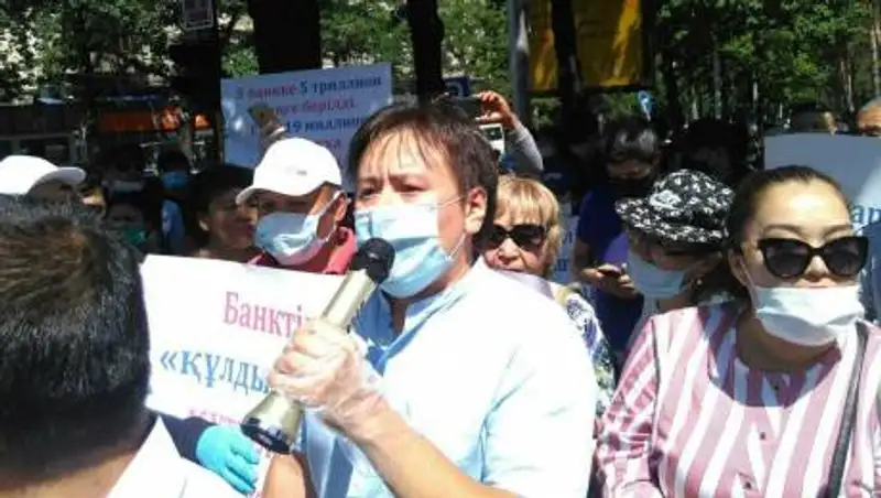 С "пиром во время чумы" сравнил Бекшин митинги