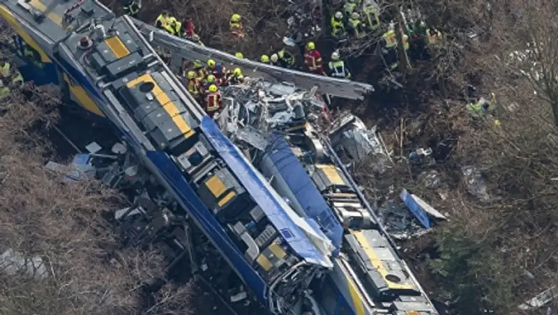 Состояние 17 пострадавших при столкновении поездов в ФРГ критическое