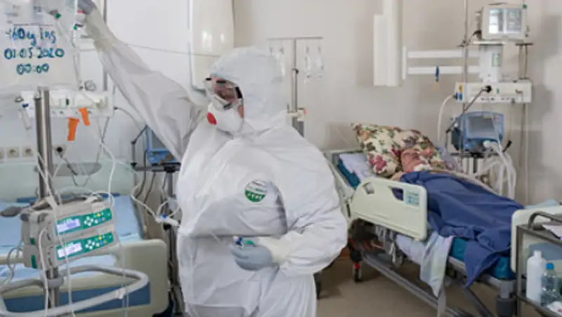 Более 4,5 тыс. казахстанцев продолжают получать лечении от КВИ