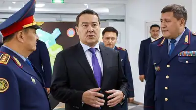 Премьер-министр Смаилов проверил работу по обеспечению безопасности в школах