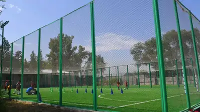 Пять лет строит спортплощадки подрядчик в Атырау , фото - Новости Zakon.kz от 23.03.2023 06:16