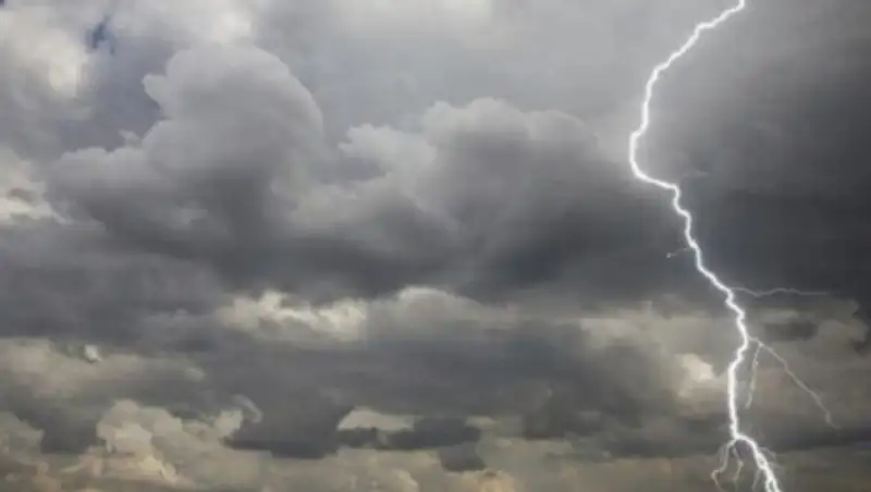 В восьми областях Казахстана объявлено штормовое предупреждение